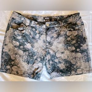 Steele grey pattern shorts sz 33